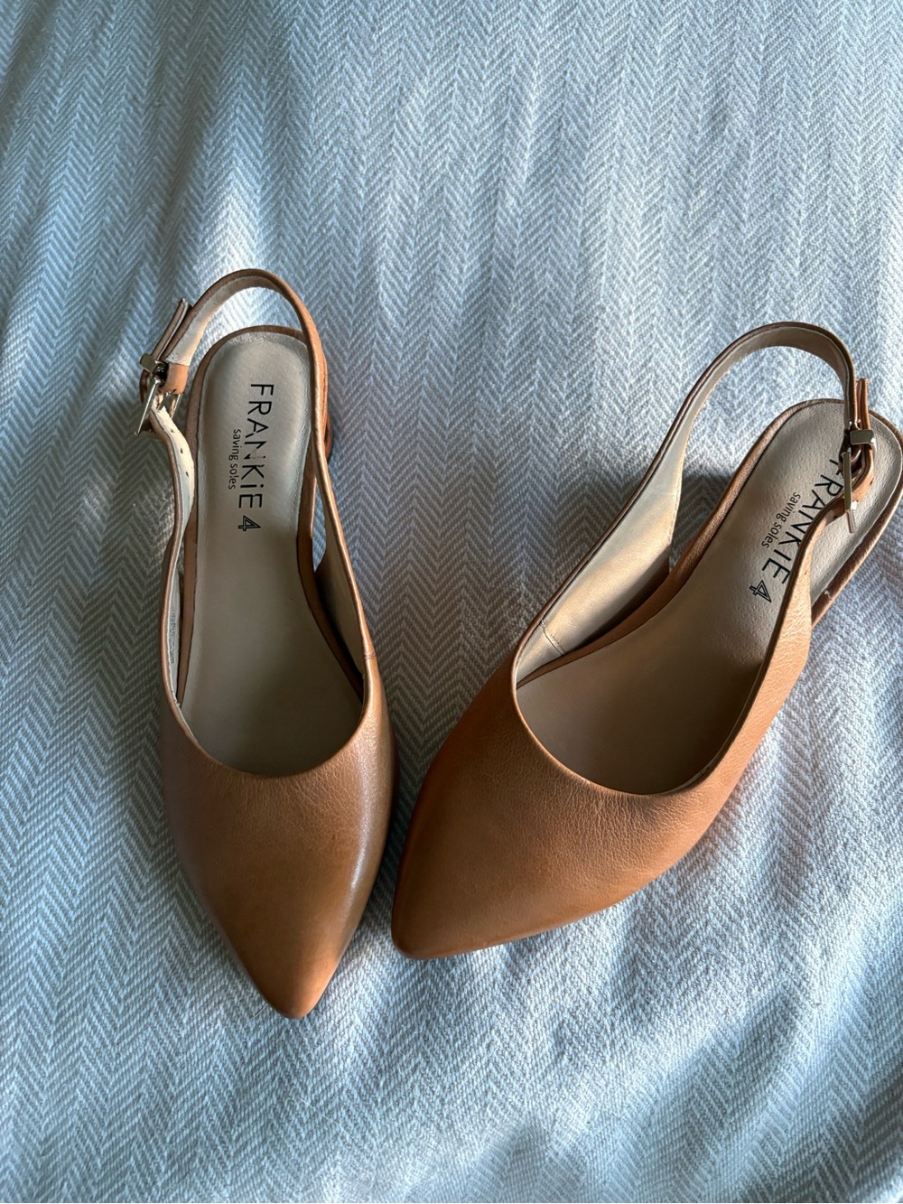 Frankie4 Juliet II Tan Slingbacks with Tortoise Heel - Picture 3 of 6